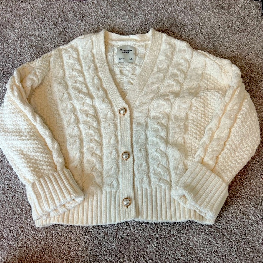 Abercrombie pearl button cardigan